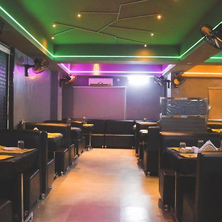 Iroomz Dwaraka Residency Bellary Exteriör bild