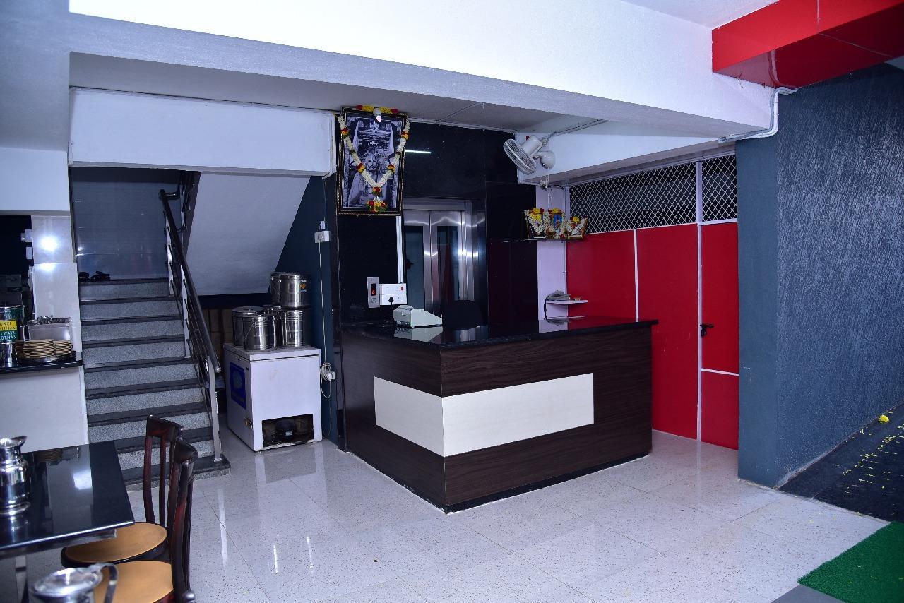 Iroomz Dwaraka Residency Bellary Exteriör bild