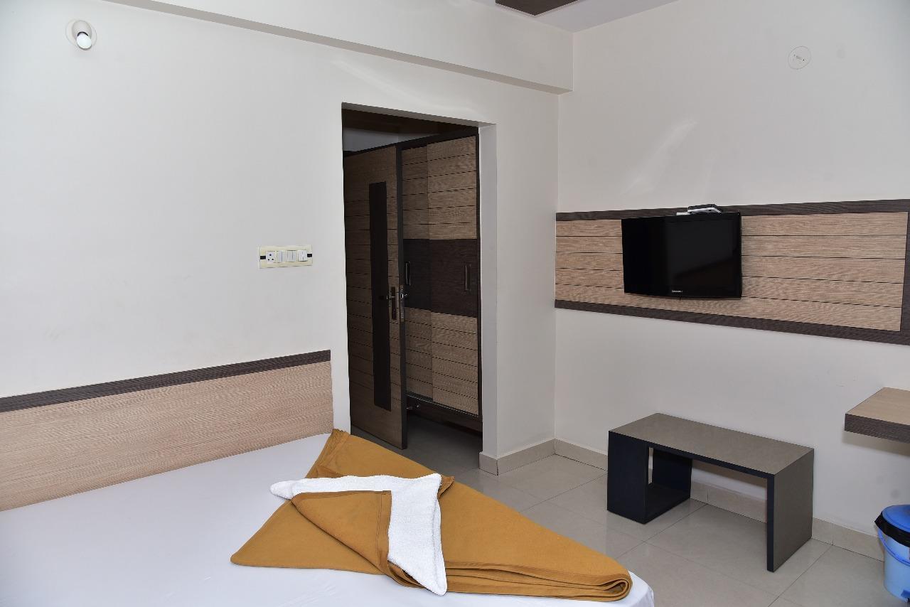 Iroomz Dwaraka Residency Bellary Exteriör bild