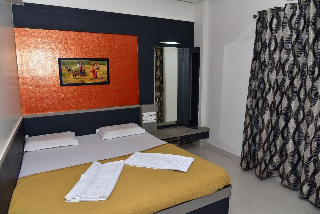 Iroomz Dwaraka Residency Bellary Exteriör bild