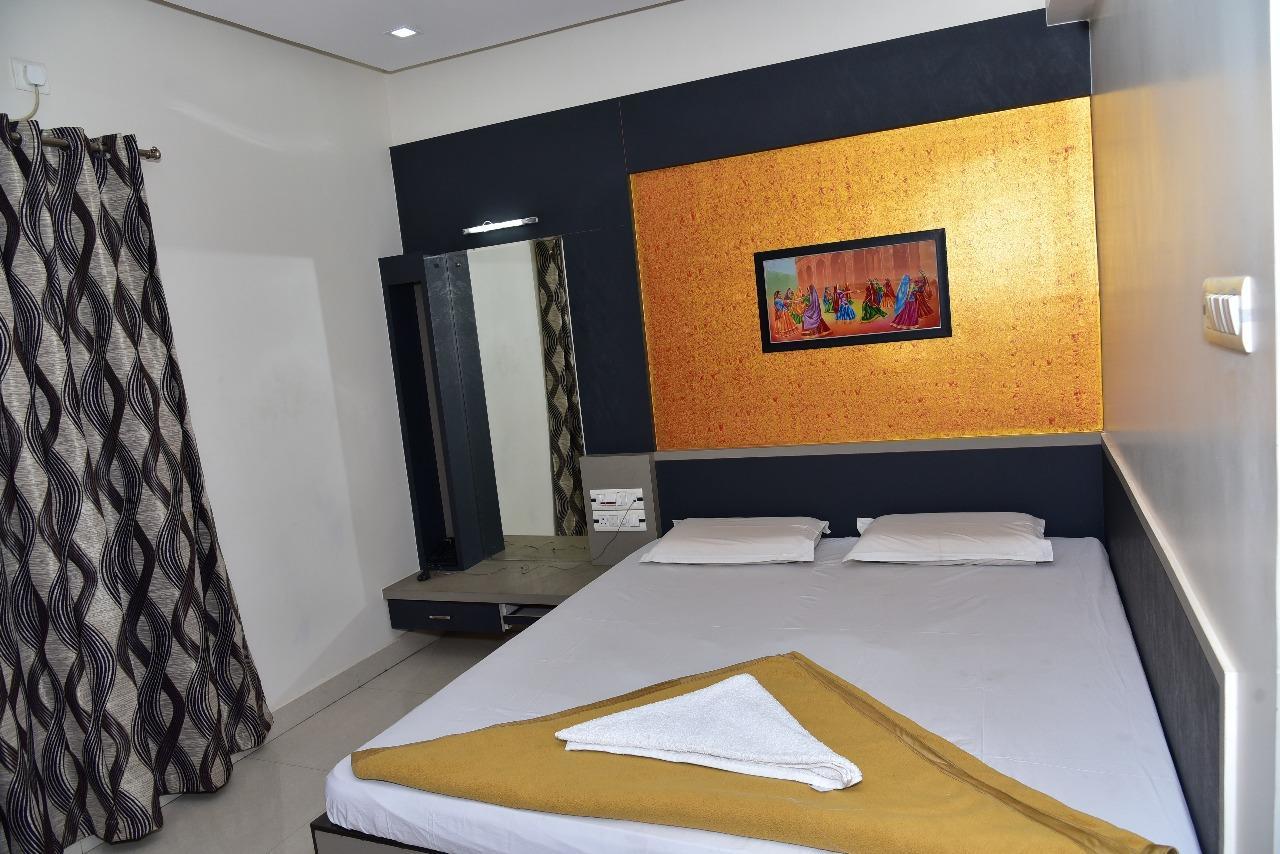 Iroomz Dwaraka Residency Bellary Exteriör bild