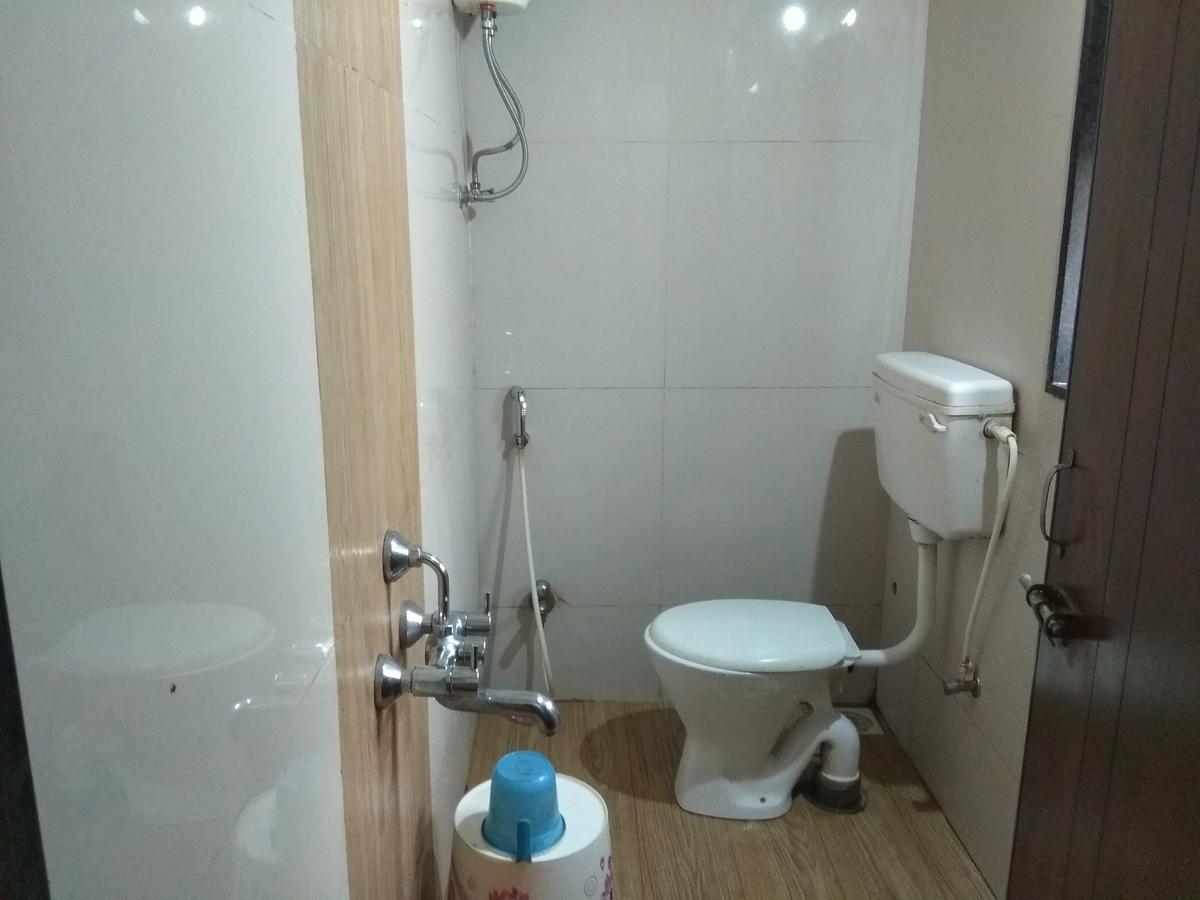 Iroomz Dwaraka Residency Bellary Exteriör bild